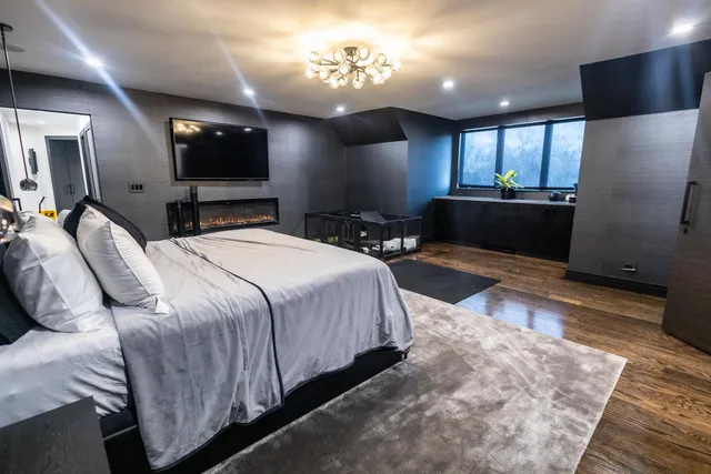 $3,100,000 | 740 67th Place, Willowbrook, IL 60527