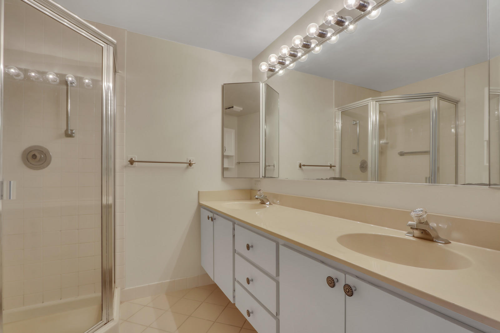 2425 24th Court Jupiter, FL 33477 - Photo 13 of 34 22_IMG_8884_mls