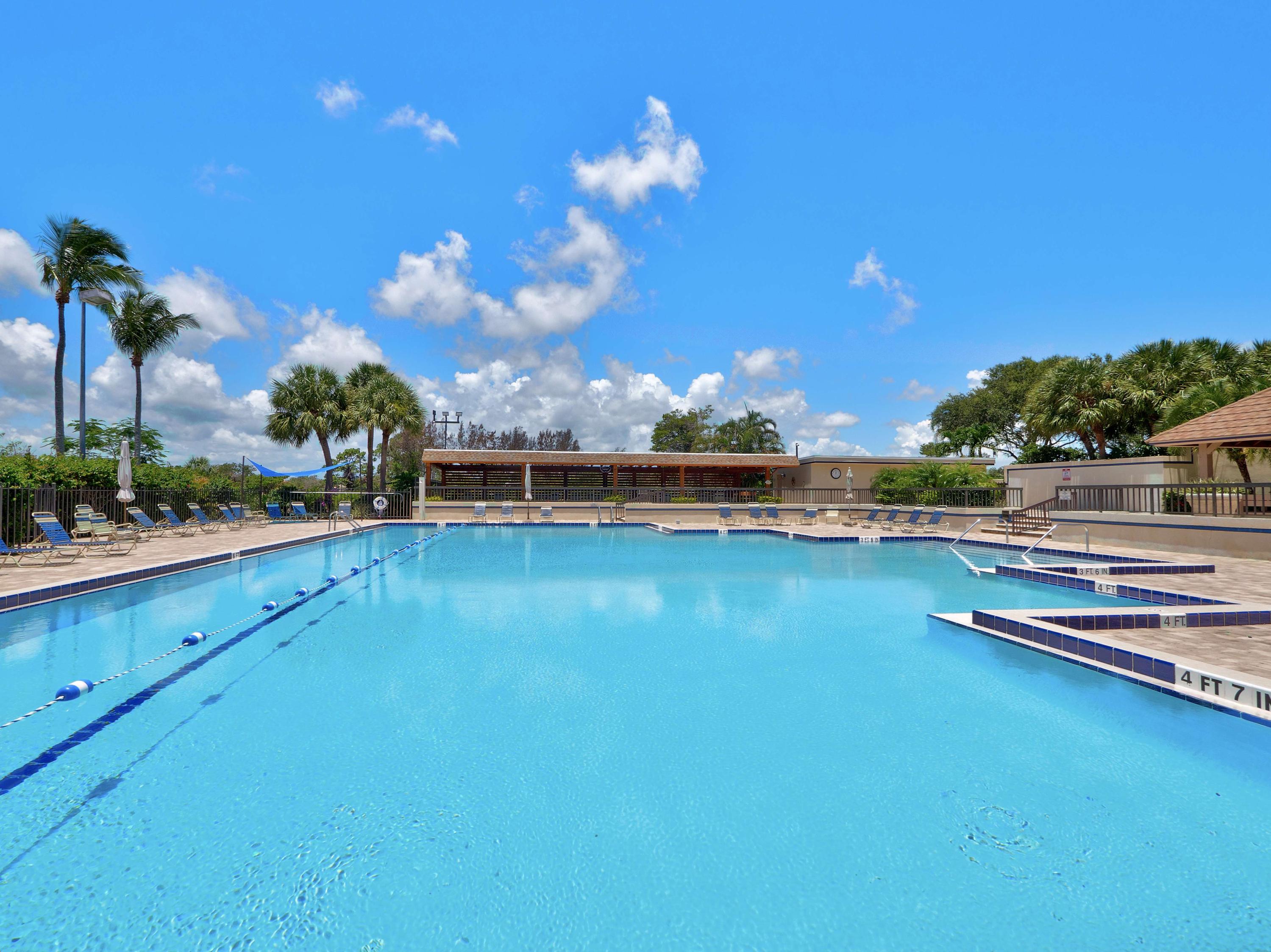 2425 24th Court Jupiter, FL 33477 - Photo 21 of 34 Lap Lanes