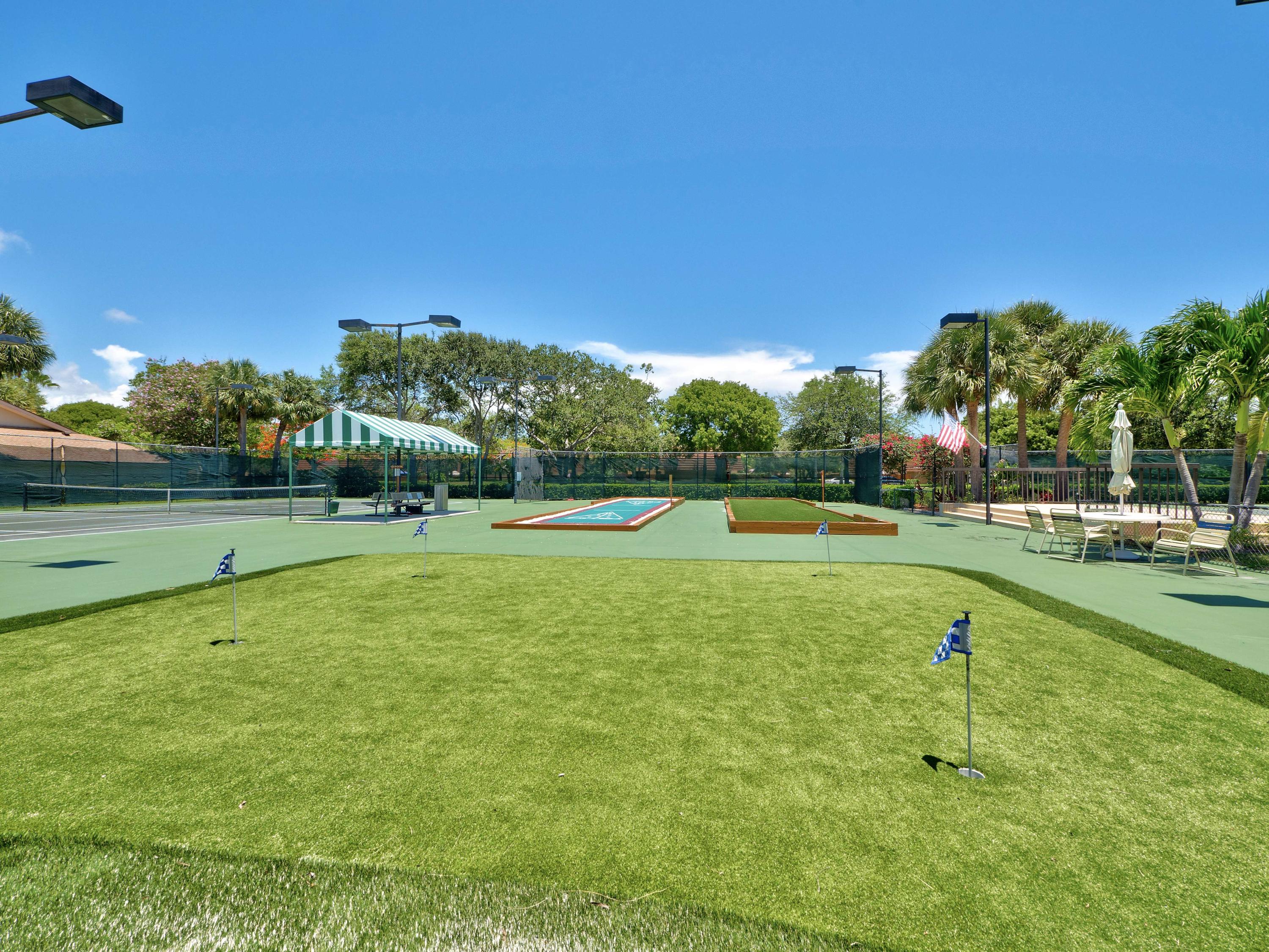 2425 24th Court Jupiter, FL 33477 - Photo 29 of 34 Putting Green