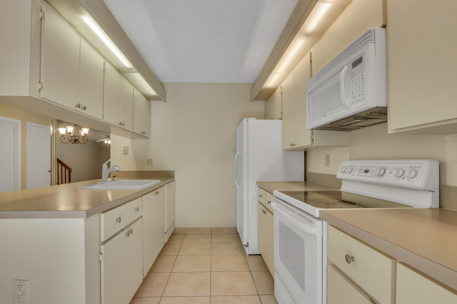 2425 24th Court Jupiter, FL 33477 - Photo 5 of 34 18_IMG_8849_mls