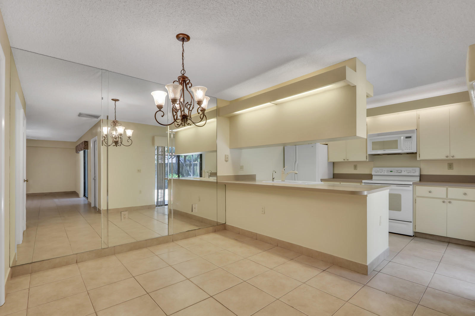 2425 24th Court Jupiter, FL 33477 - Photo 7 of 34 13_IMG_8814_mls
