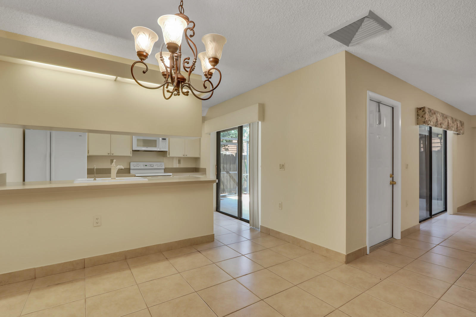 2425 24th Court Jupiter, FL 33477 - Photo 8 of 34 14_IMG_8821_mls