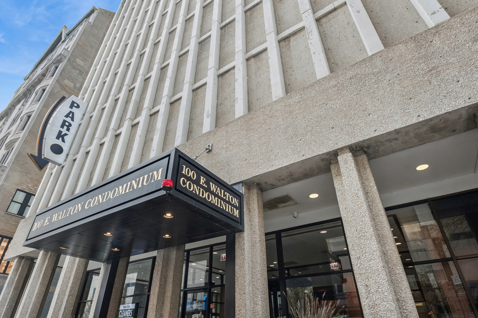 100 East Walton Street, Unit 18D Chicago, IL 60611 - Photo 20 of 20 a view of entryway