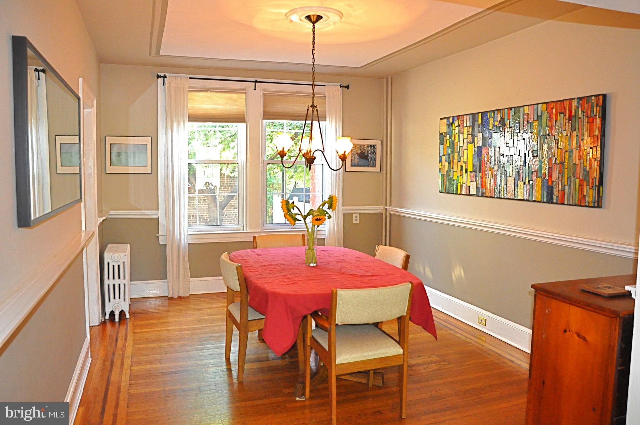 3825 Keswick Road Baltimore, MD 21211 - Photo 5 of 30 a dining room with furniture and window