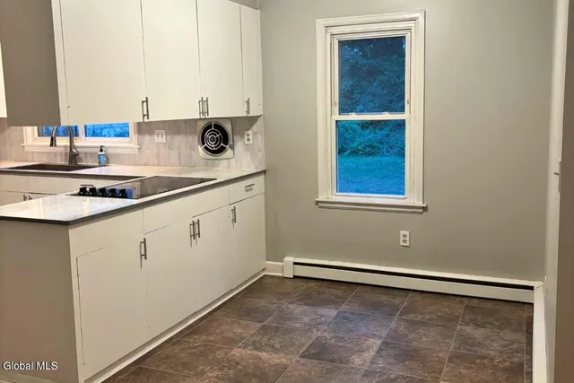 $1,800 | 4 Willey Street, Unit 1, Guilderland, NY 12203