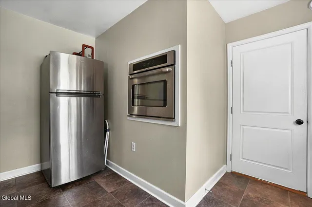 $1,800 | 4 Willey Street, Unit 1, Guilderland, NY 12203