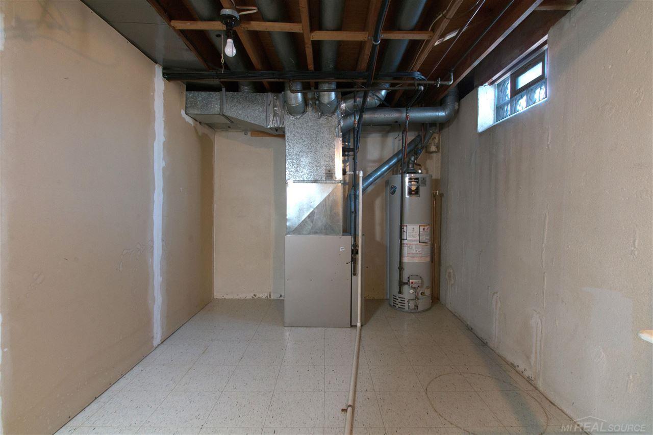 5005 Crooks Road Royal Oak, MI 48073 - Photo 17 of 20 50044501-16.JPG