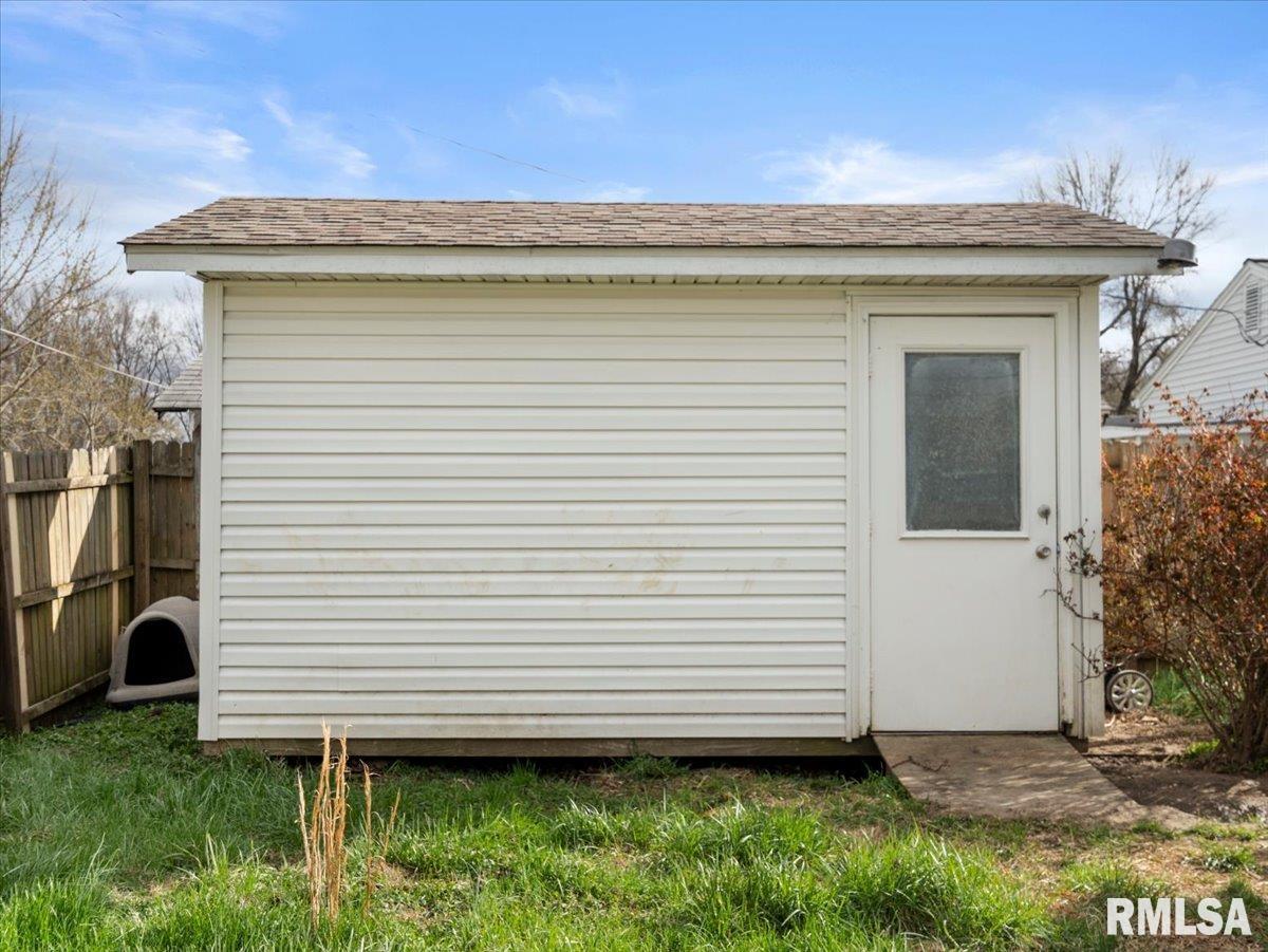 712 Beck Street Carmi, IL 62821 - Photo 14 of 19