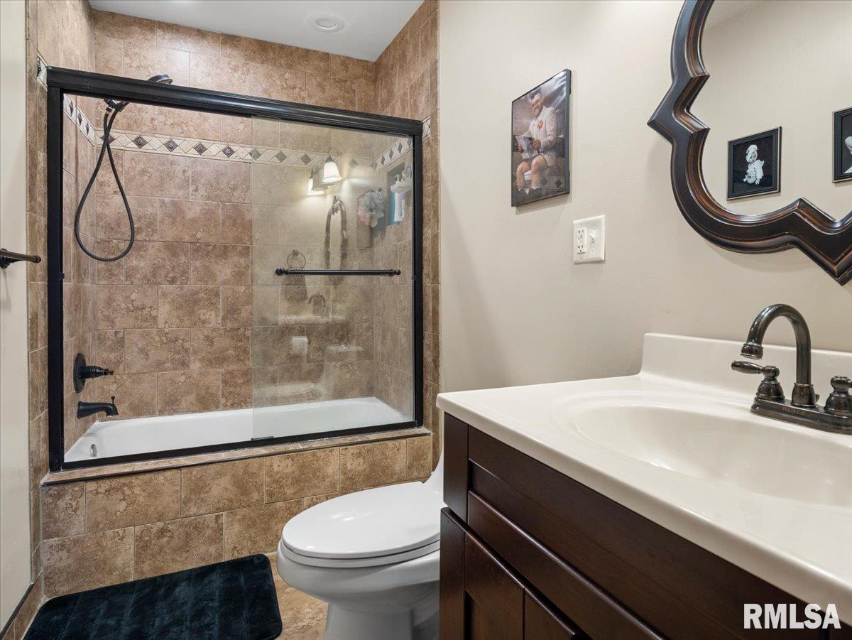 712 Beck Street Carmi, IL 62821 - Photo 6 of 19