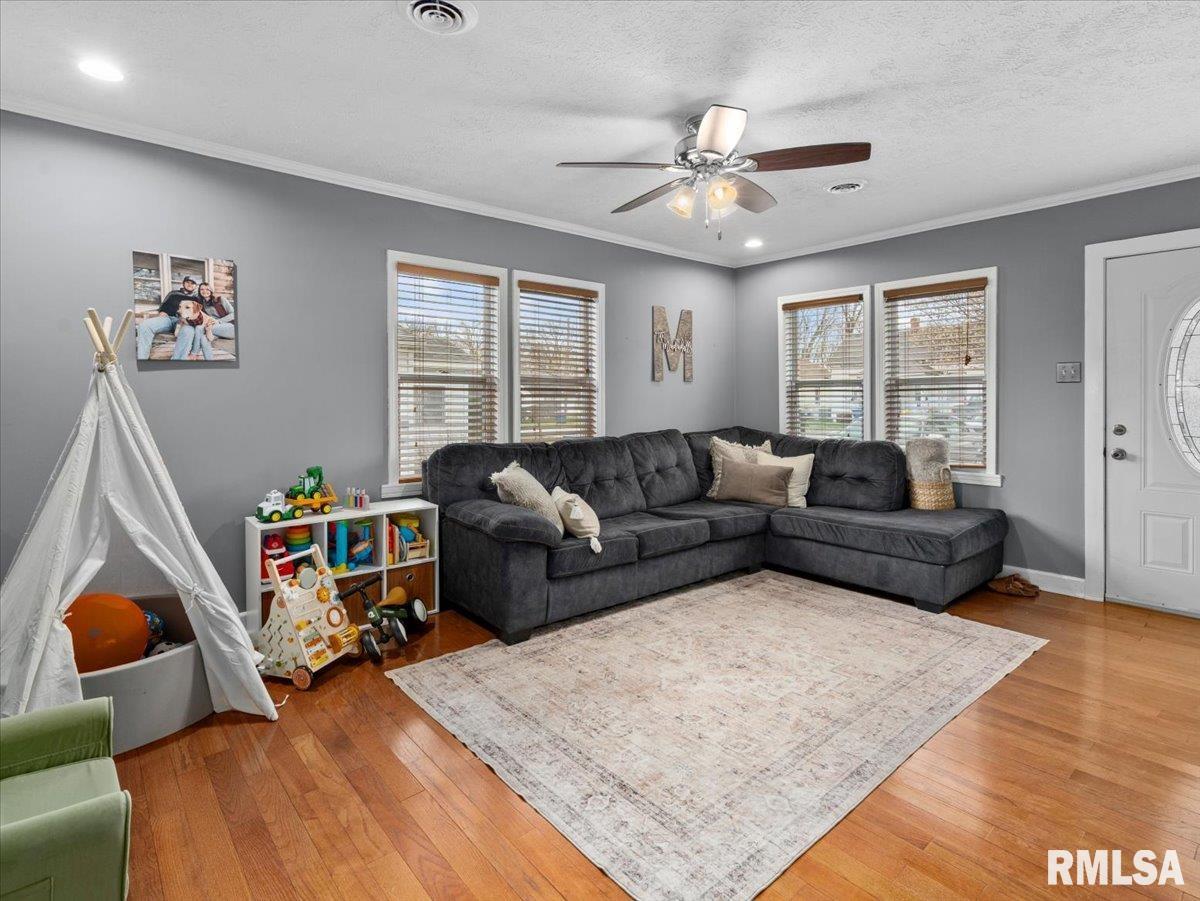 712 Beck Street Carmi, IL 62821 - Photo 7 of 19