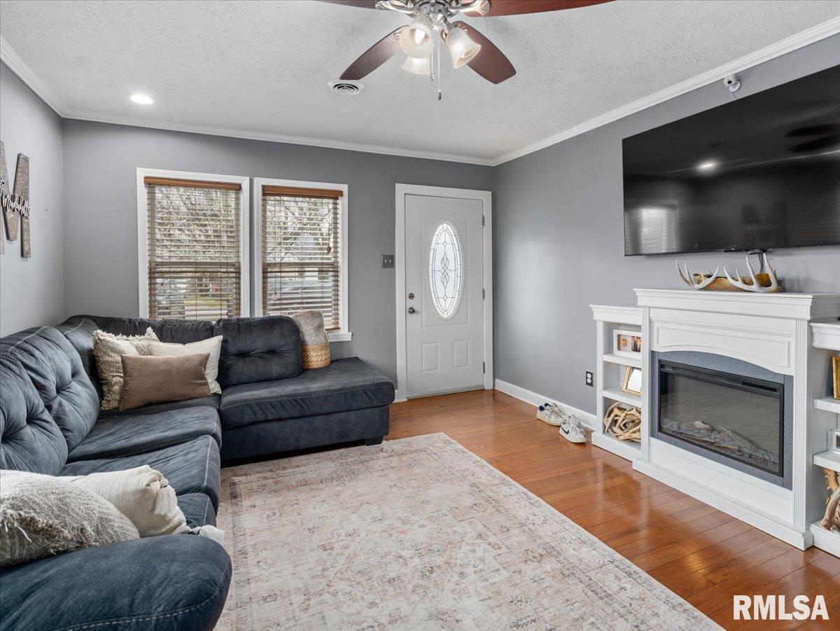 712 Beck Street Carmi, IL 62821 - Photo 8 of 19