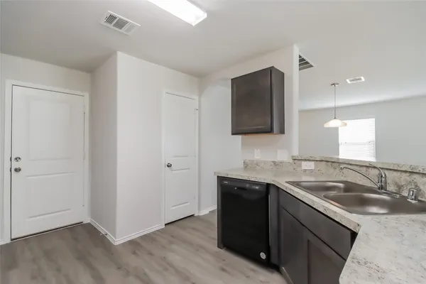 $1,950 | 4934 Sweet Chestnut Lane, Spring, TX 77373