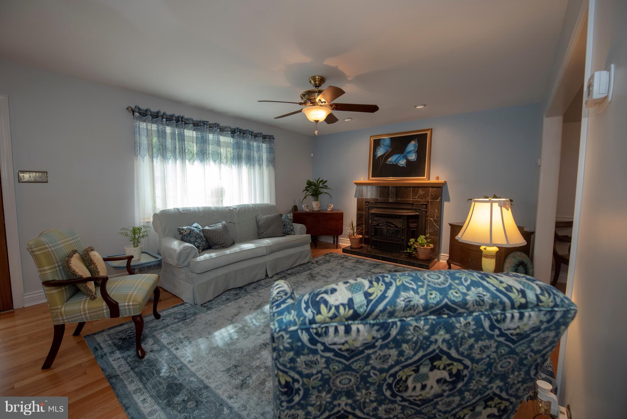 3508 Orbitan Road Baltimore, MD 21234 - Photo 27 of 84 Living room