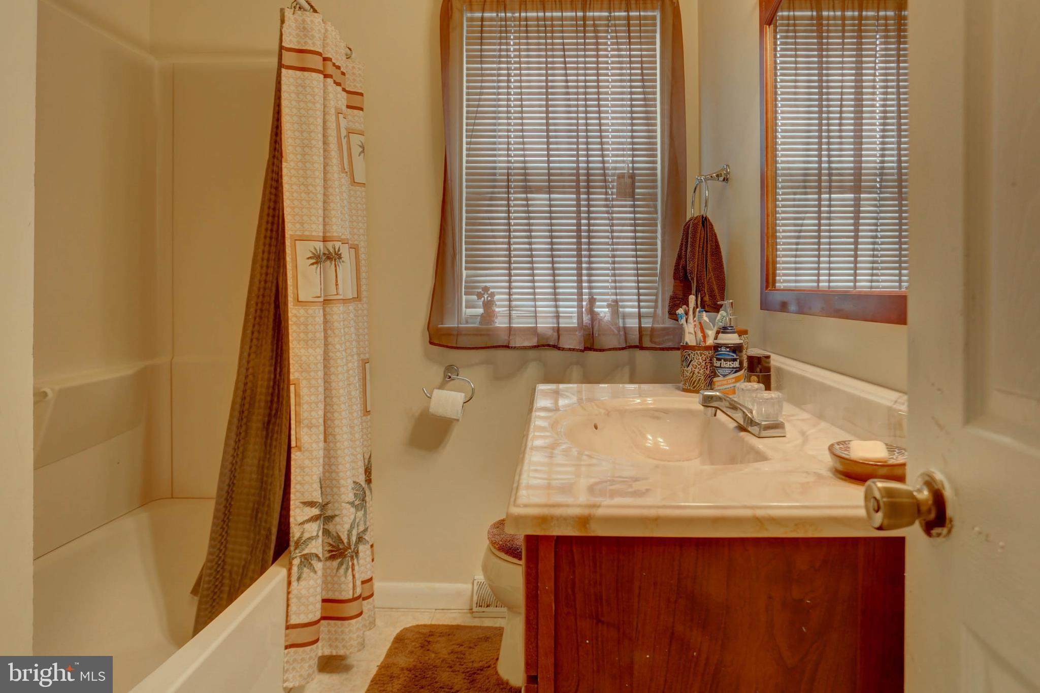 332 Charles Road Lancaster, PA 17603 - Photo 11 of 20 FULL BATHROOM