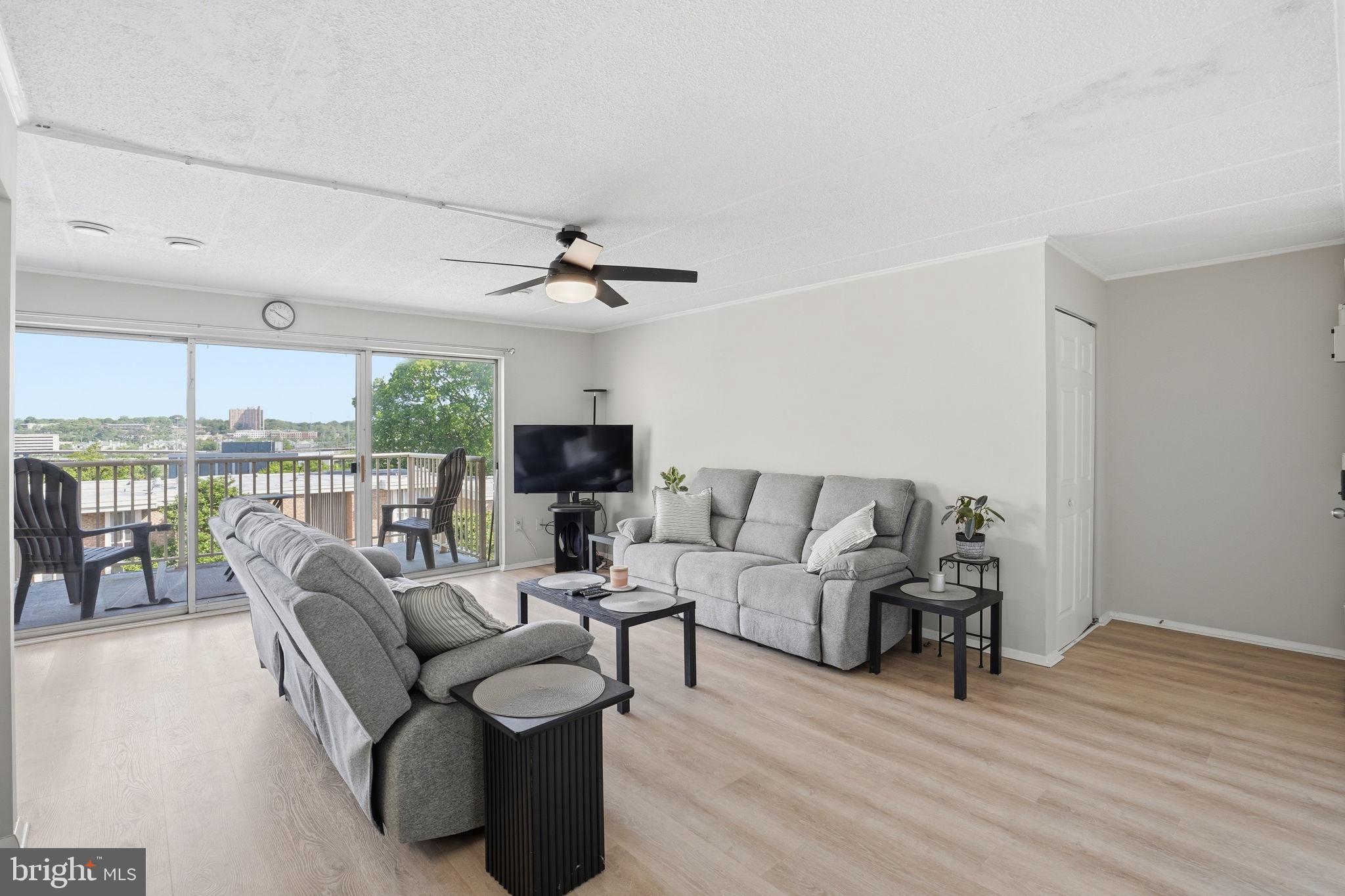 2622 Fort Farnsworth Road, Unit 219 Alexandria, VA 22303 - Photo 3 of 20