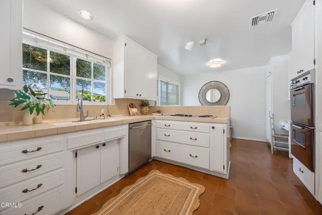 $1,575,000 | 1574 East Glenoaks Boulevard, Glendale, CA 91206