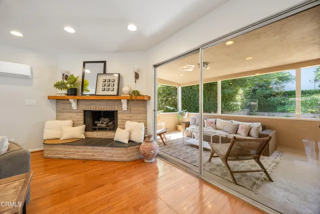 $1,575,000 | 1574 East Glenoaks Boulevard, Glendale, CA 91206