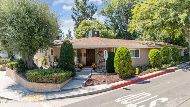 $1,575,000 | 1574 East Glenoaks Boulevard, Glendale, CA 91206