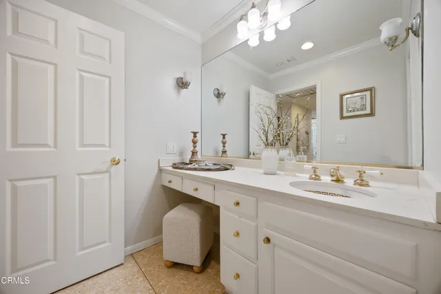 $1,575,000 | 1574 East Glenoaks Boulevard, Glendale, CA 91206