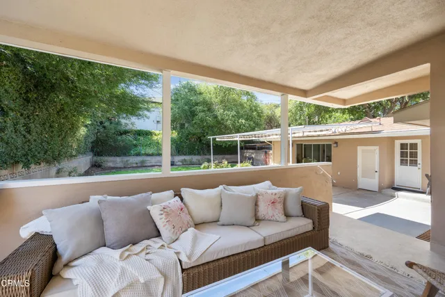 $1,575,000 | 1574 East Glenoaks Boulevard, Glendale, CA 91206