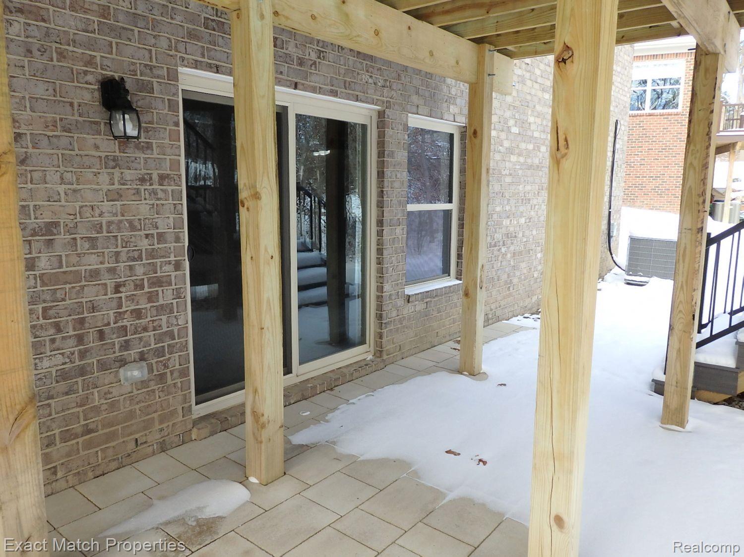 5496 Woodfall Road Clarkston, MI 48348 - Photo 8 of 51 Doorwall from lower level leads to the patio