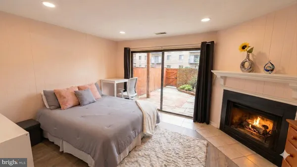 $4,595 | 971 South Taylor Street, Arlington, VA 22204