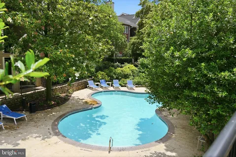 $399,900 | 3307 Wyndham Circle, Unit 2158, Alexandria, VA 22302