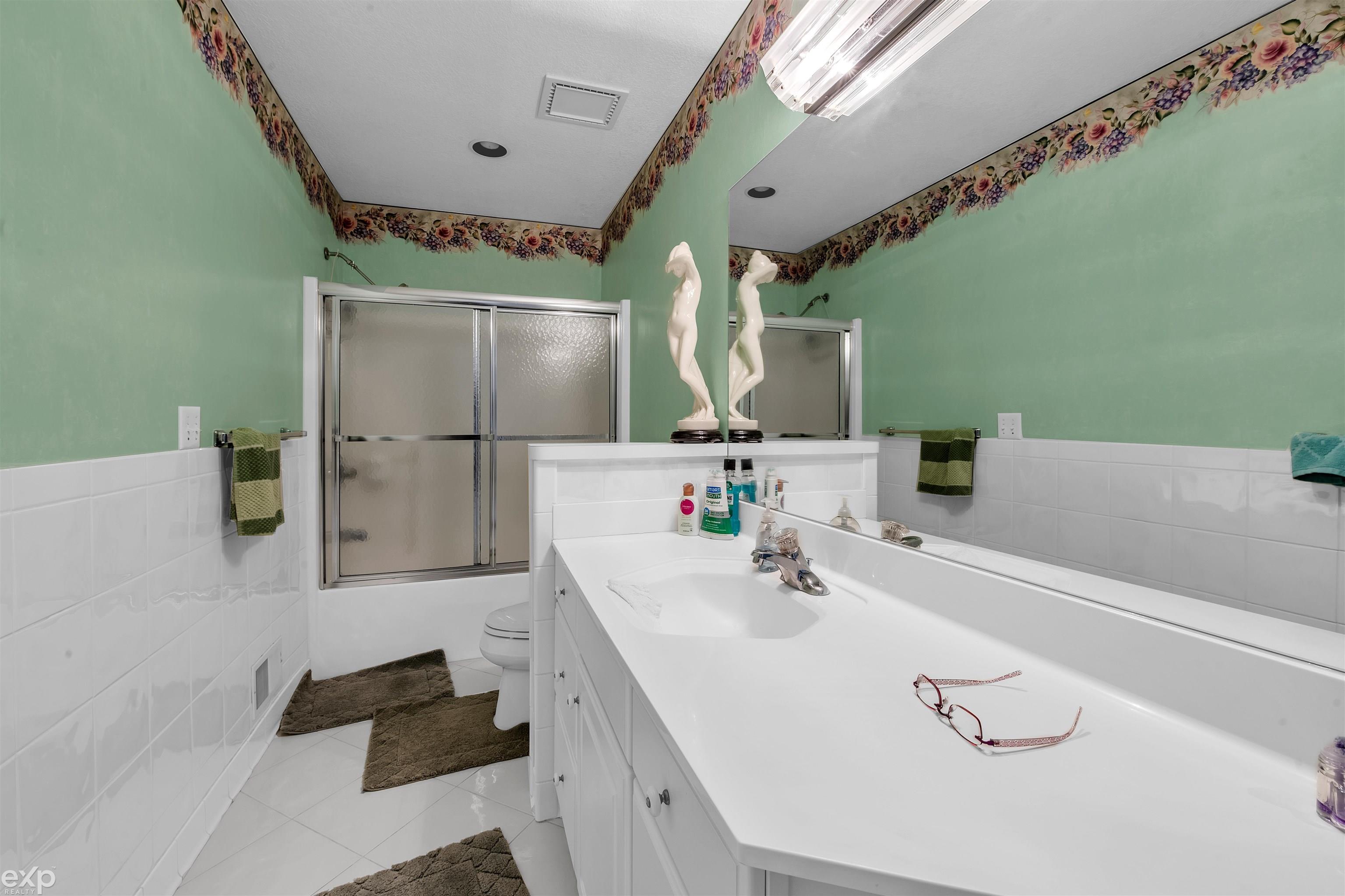 23890 Hall Road Woodhaven, MI 48183 - Photo 36 of 39