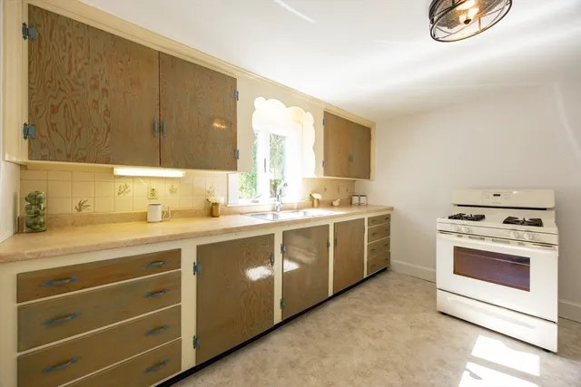 $640,000 | 123 Conant Street, Danvers, MA 01923