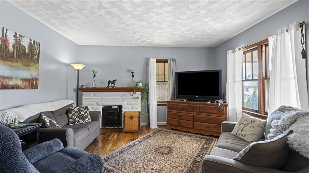 274 State Street Baden, PA 15005 - Photo 3 of 17 Living Room