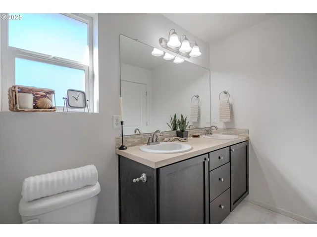 $399,999 | 11530 Northeast 125th Avenue, Vancouver, WA 98682