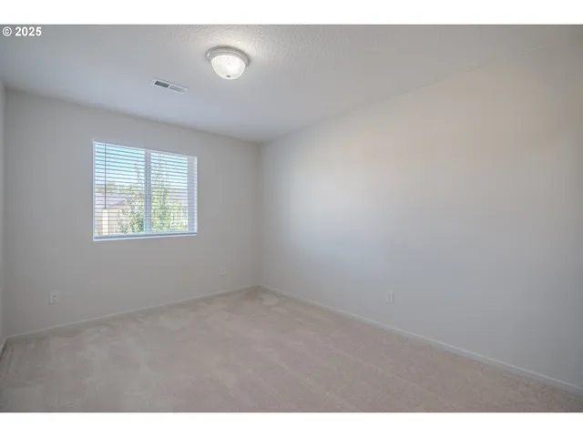 $399,999 | 11530 Northeast 125th Avenue, Vancouver, WA 98682