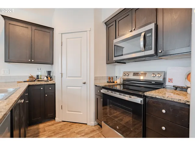 $399,999 | 11530 Northeast 125th Avenue, Vancouver, WA 98682