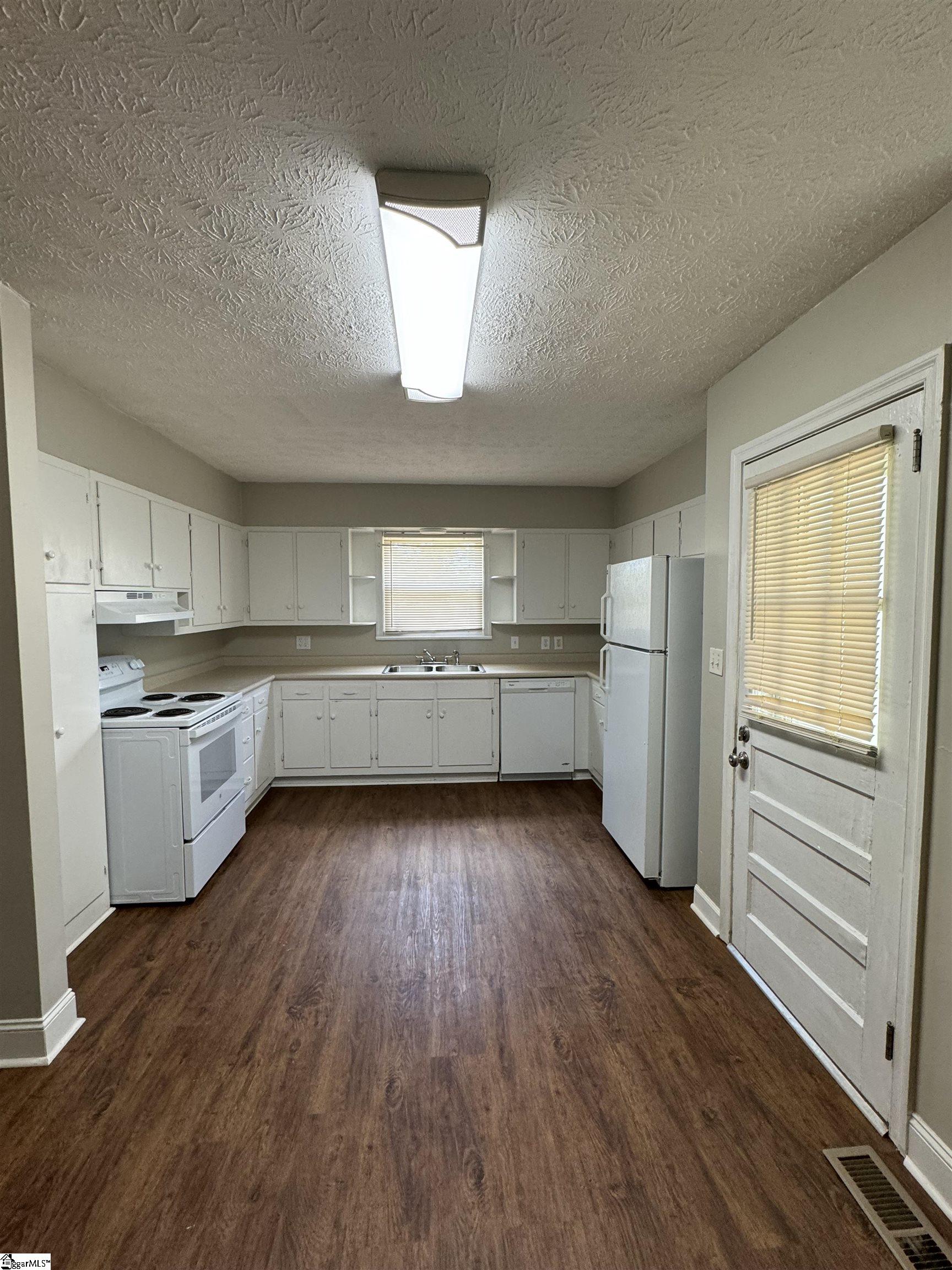 453 Scuffletown Road Simpsonville, SC 29681 - Photo 4 of 13