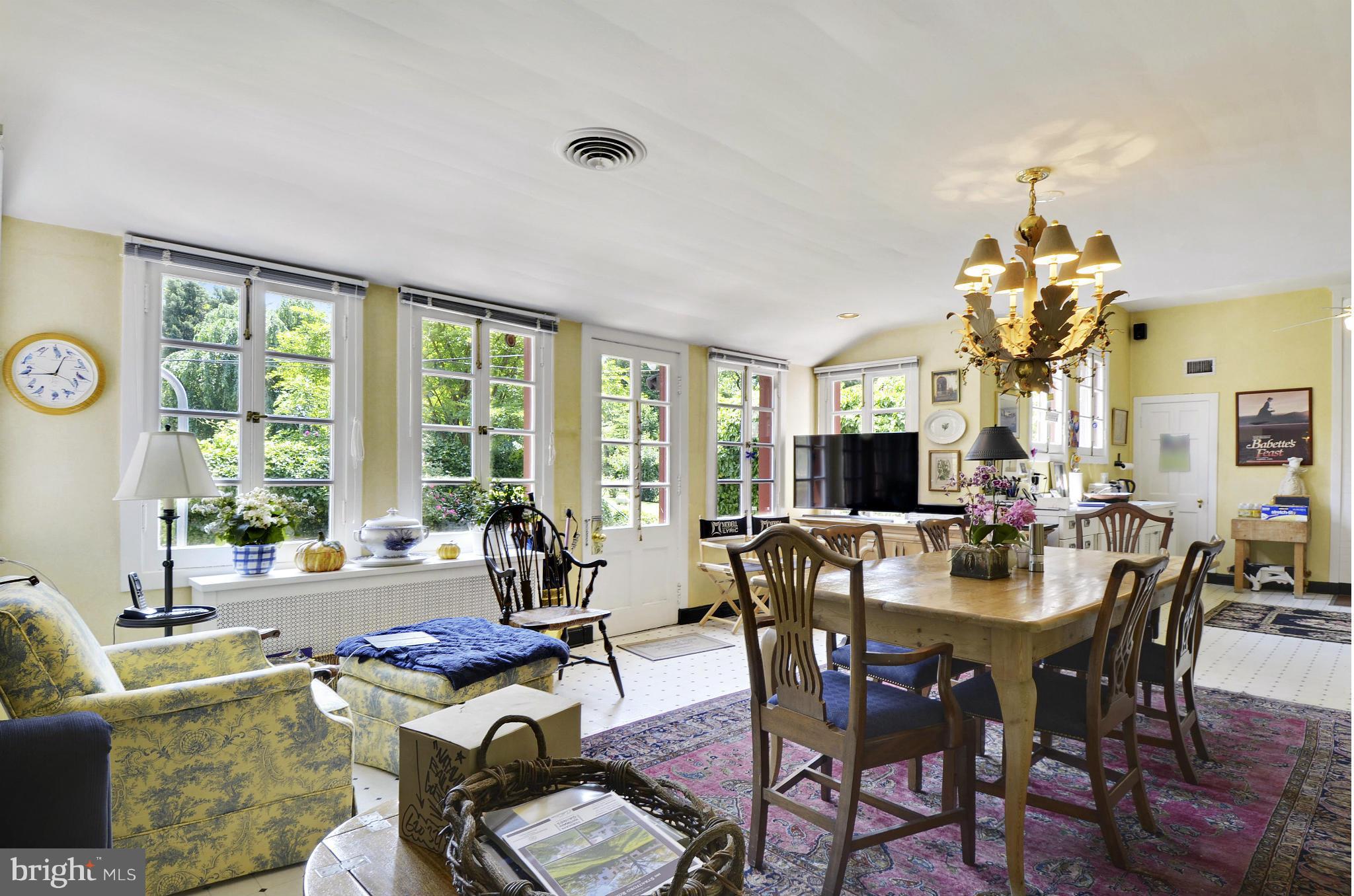 101 Stratford Road Baltimore, MD 21218 - Photo 15 of 29 Breakfast Room