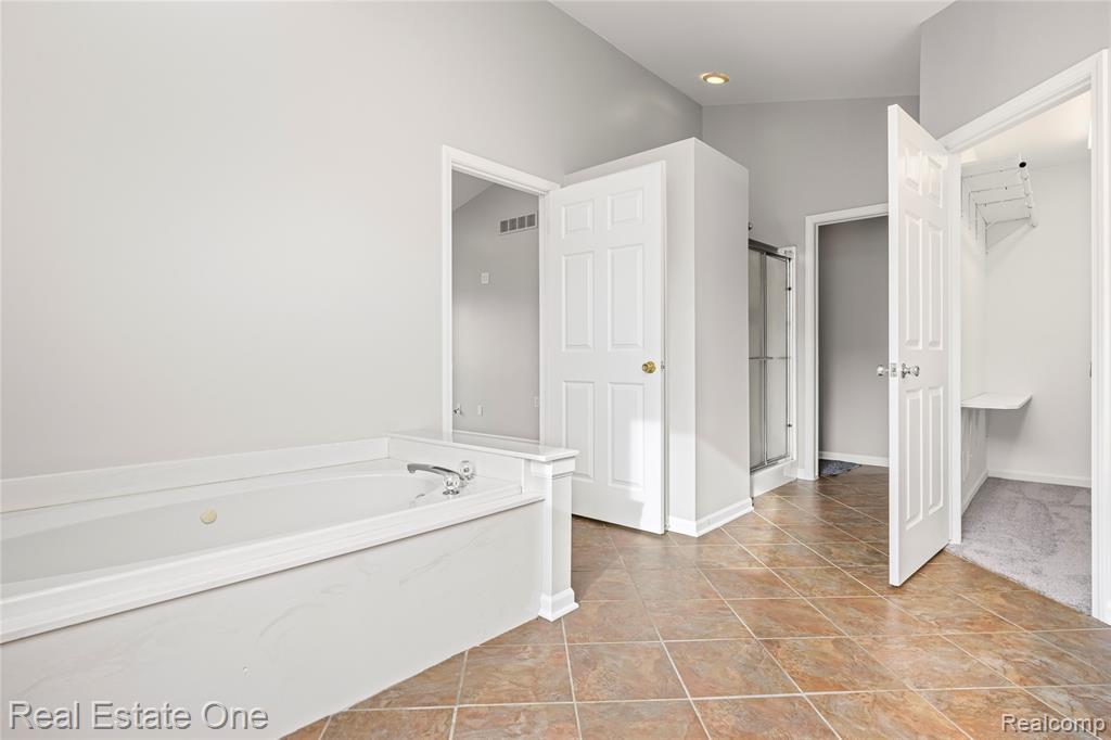 4648 Pond Run Canton, MI 48188 - Photo 22 of 47