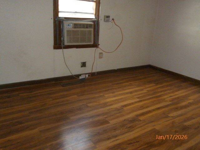 14765 Highway 70 East Huntingdon, TN 38344 - Photo 8 of 11 a room with wooden floor and windows