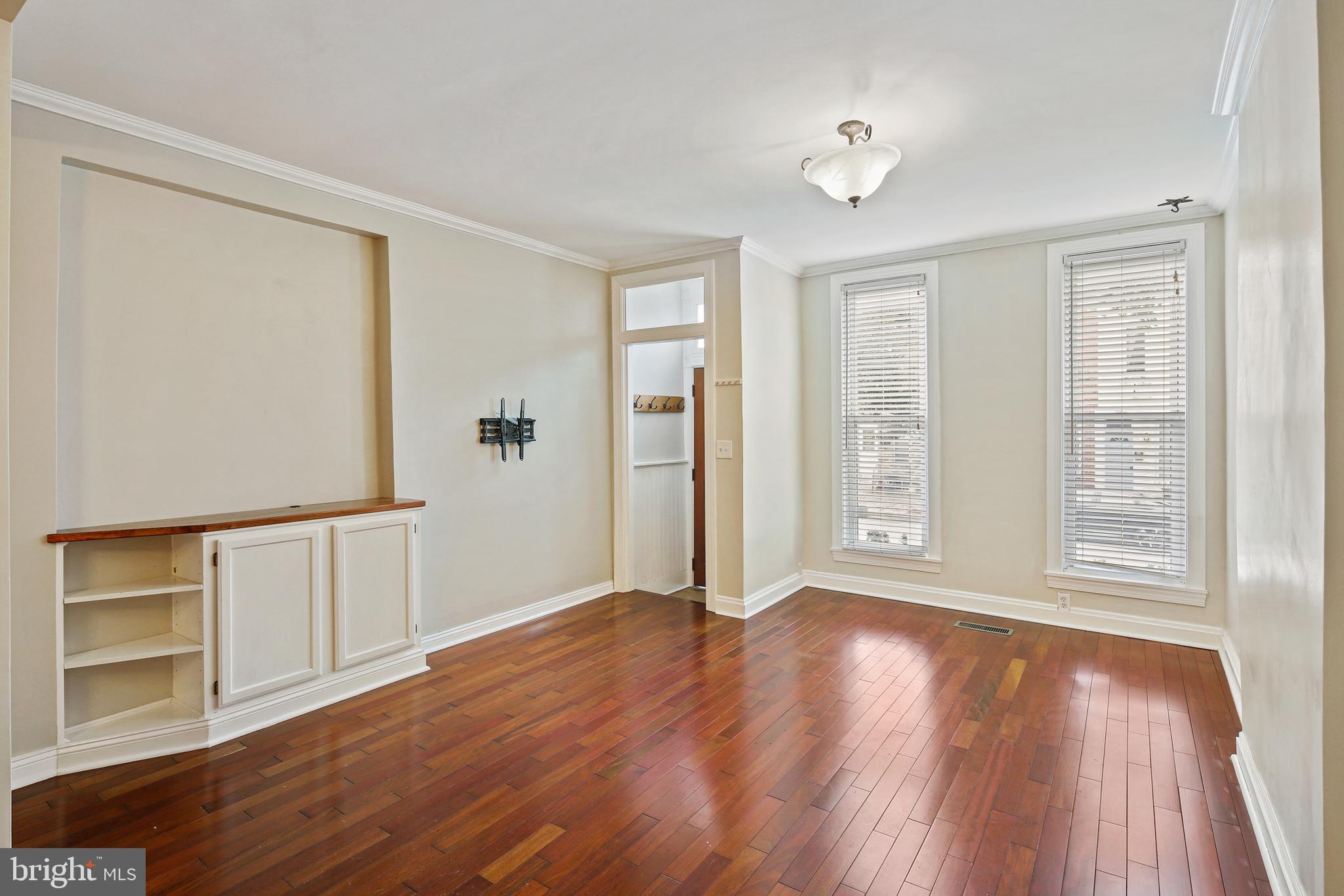 3010 Keswick Road Baltimore, MD 21211 - Photo 14 of 24 Living room