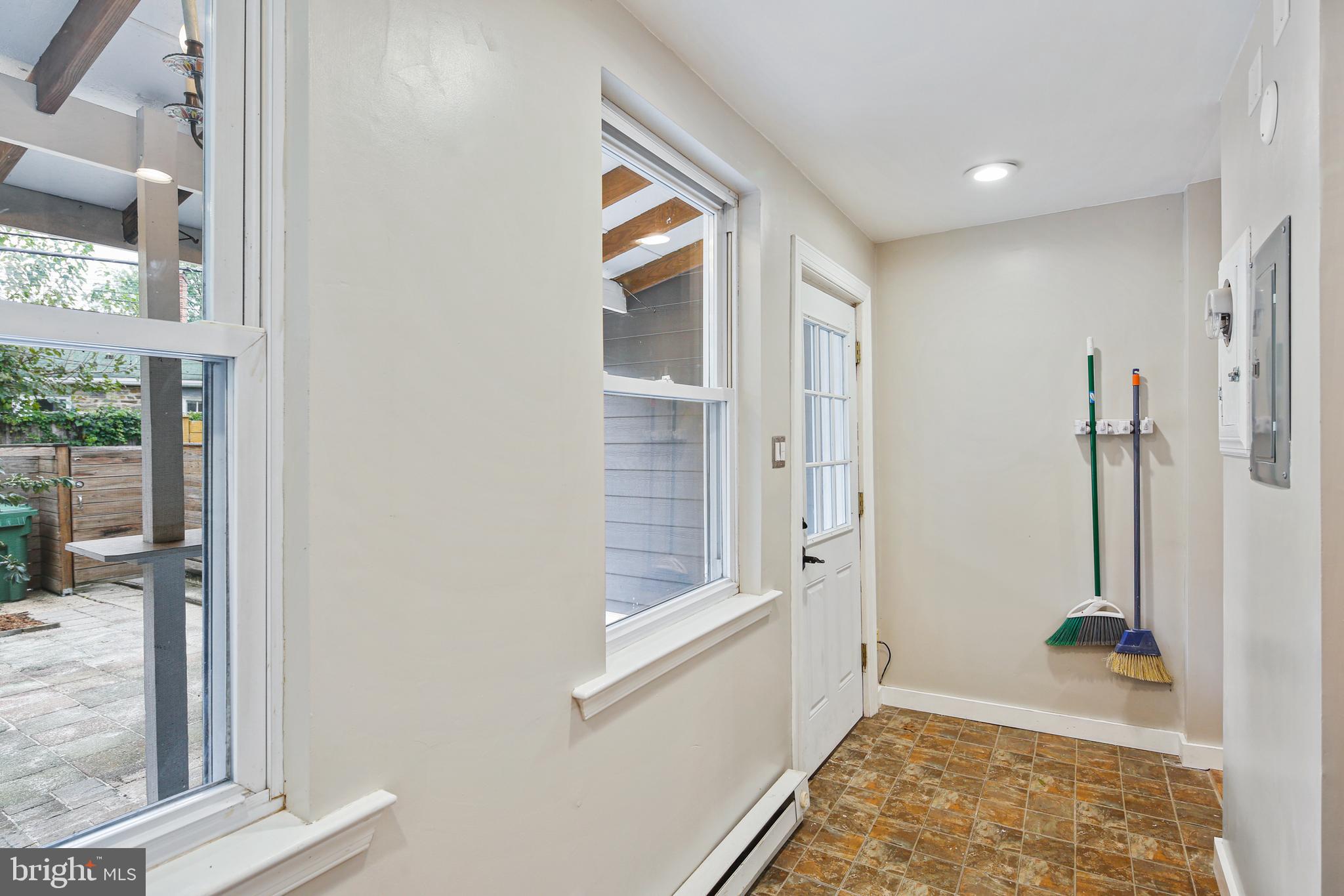 3010 Keswick Road Baltimore, MD 21211 - Photo 3 of 24 Mudroom