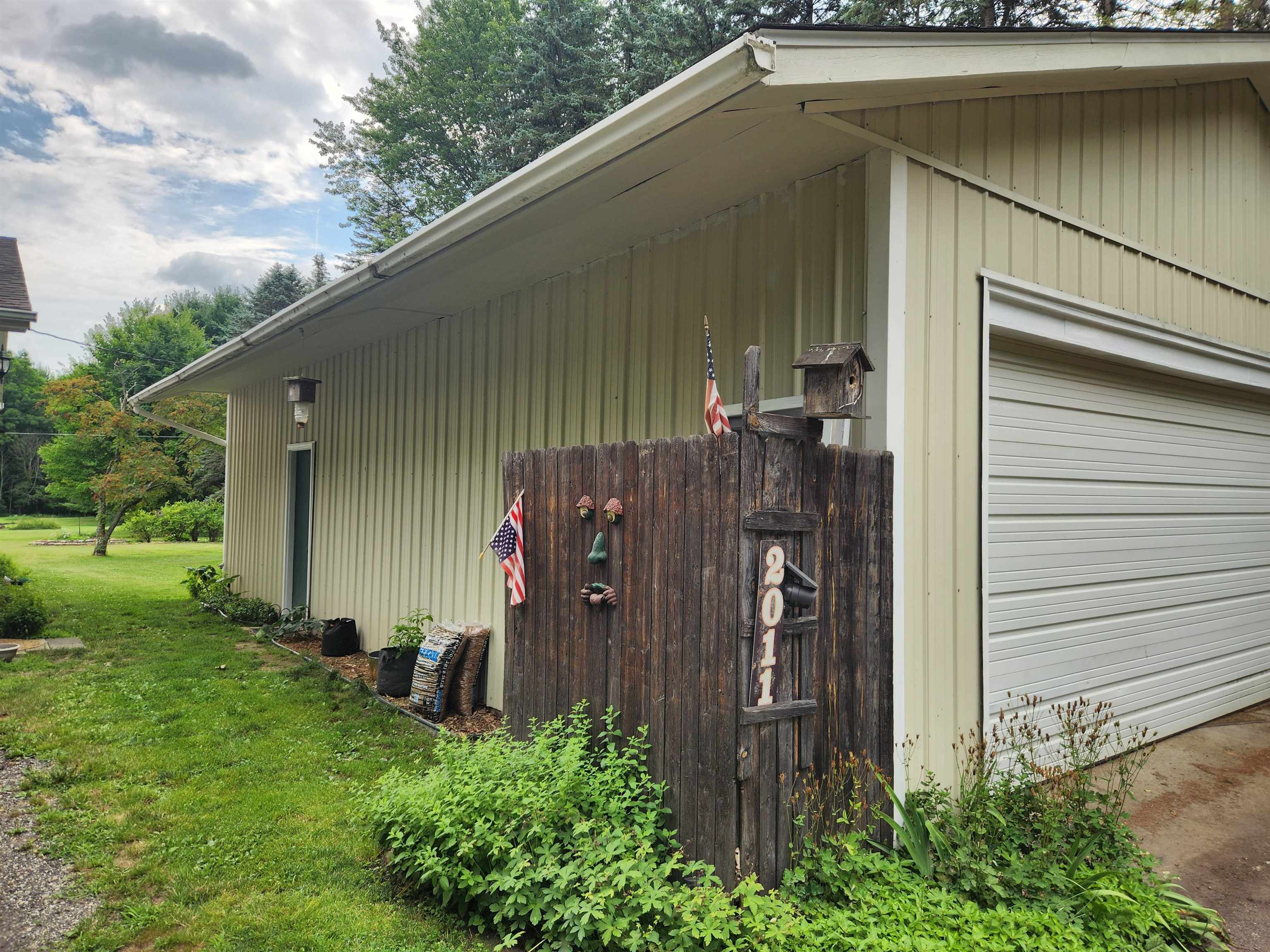 2011 Flanders Road Charlotte, MI 48813 - Photo 68 of 90