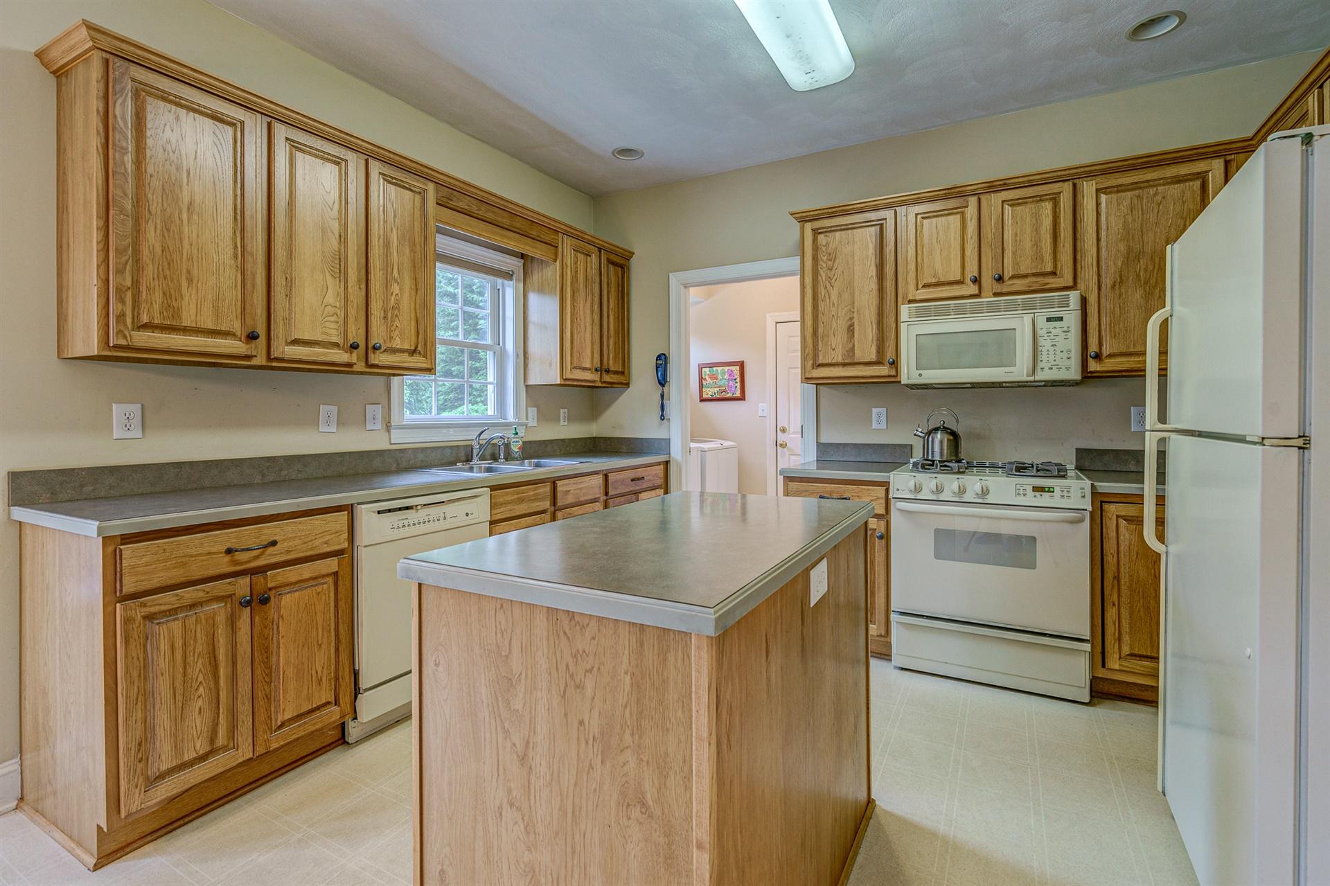1412 Fieldgate Road Salem, VA 24153 - Photo 11 of 43 11-1412 Fieldgate 011