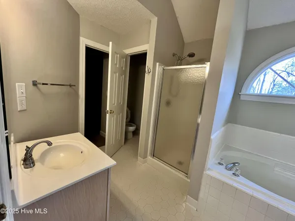 $2,300 | 2107 Sir Raleigh Court, Greenville, NC 27858