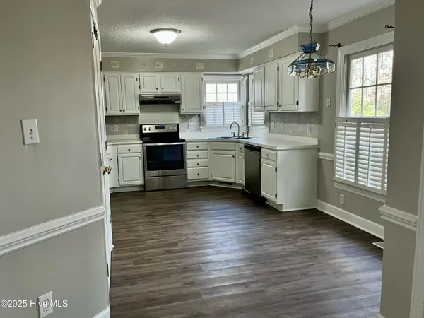 $2,300 | 2107 Sir Raleigh Court, Greenville, NC 27858