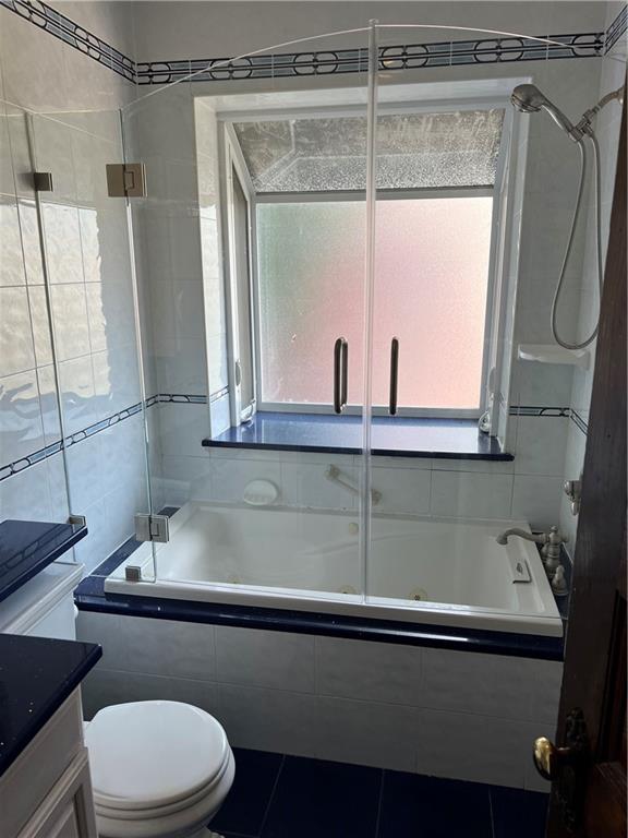 793 Westminster Road Brooklyn, NY 11230 - Photo 30 of 47 a bathroom with a sink and a mirror