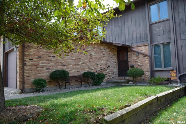 $92,000 | 4 Cedar Drive, Macomb, IL 61455