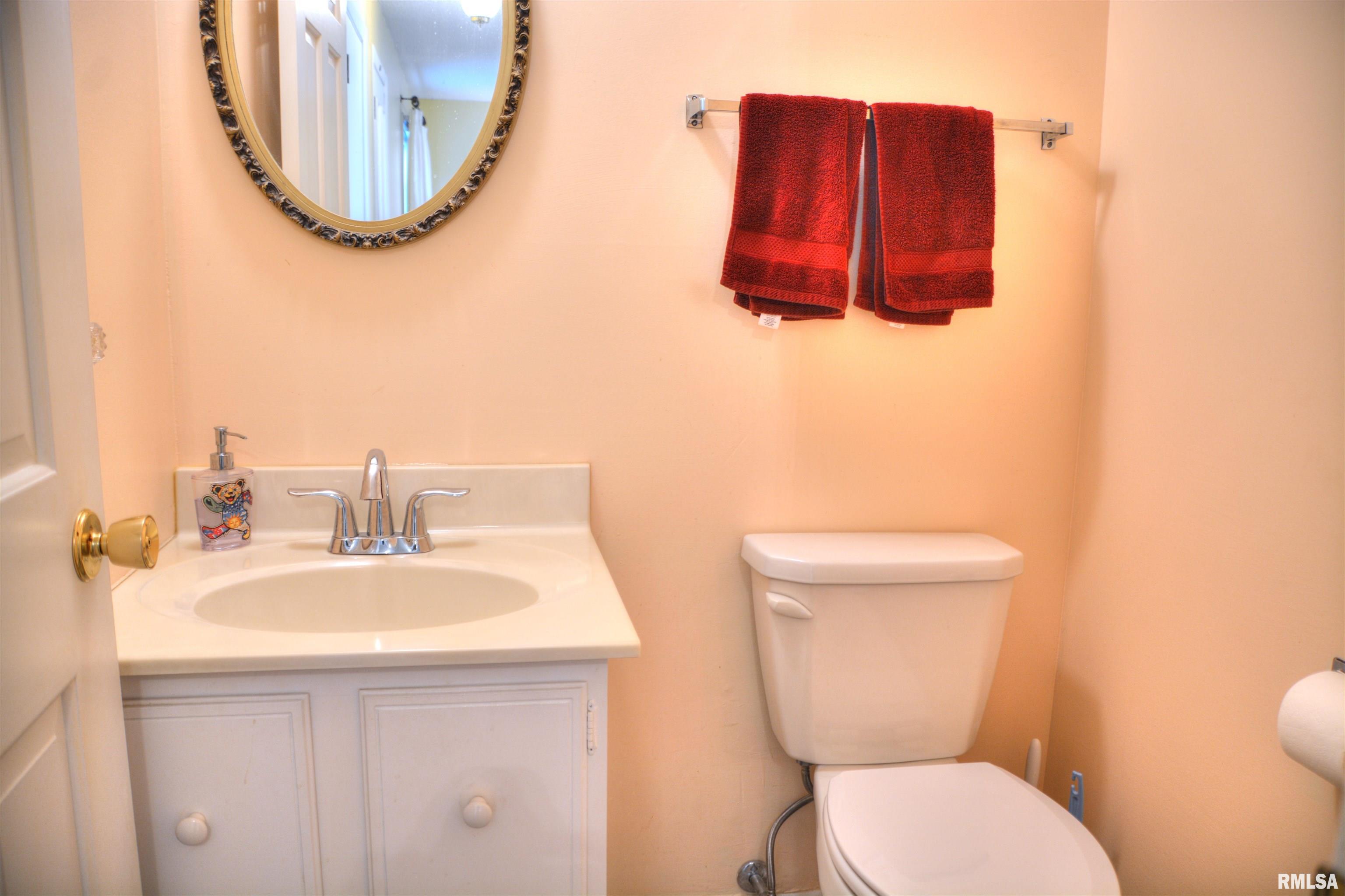 4 Cedar Drive Macomb, IL 61455 - Photo 12 of 26