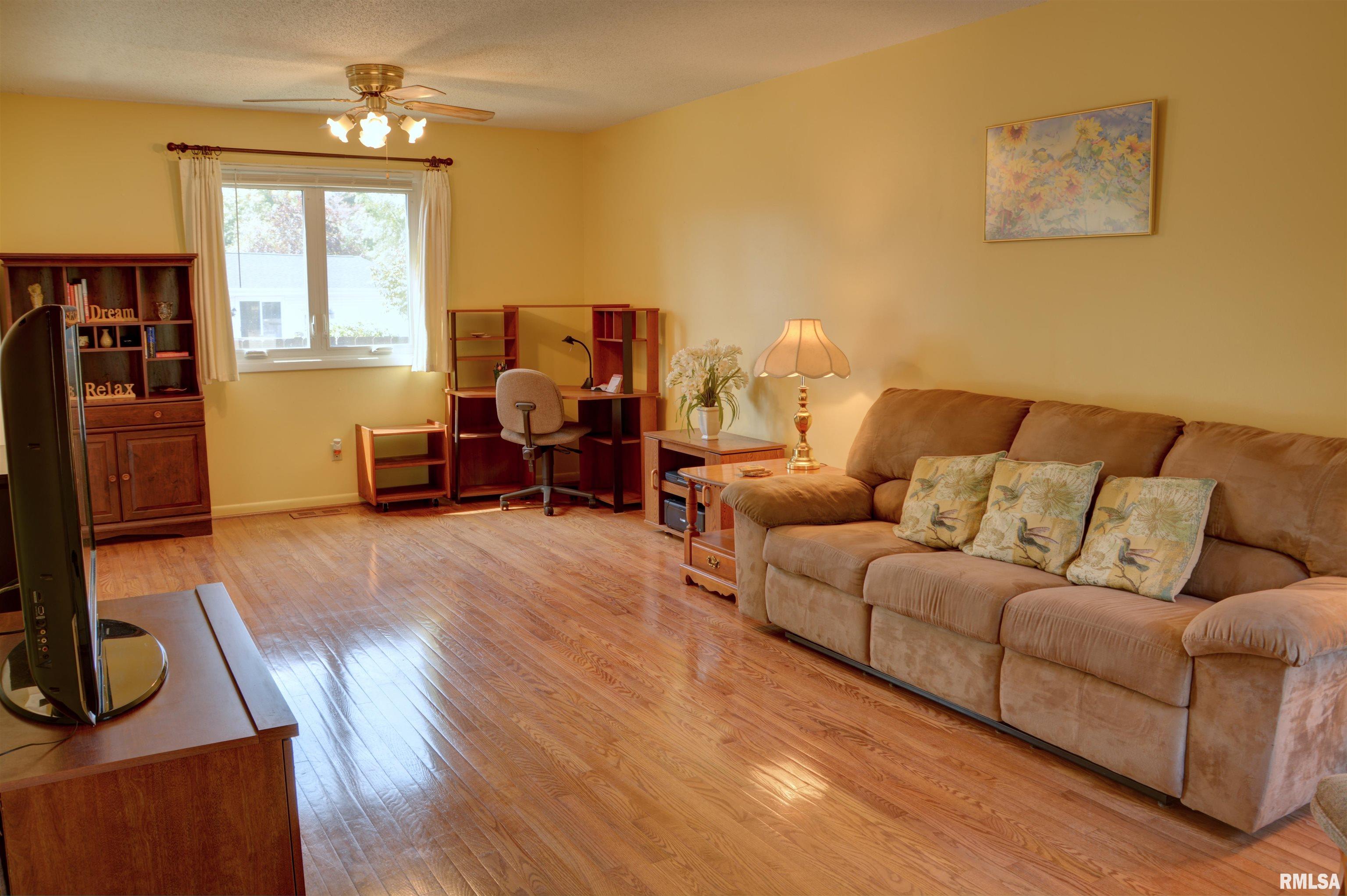 4 Cedar Drive Macomb, IL 61455 - Photo 6 of 26