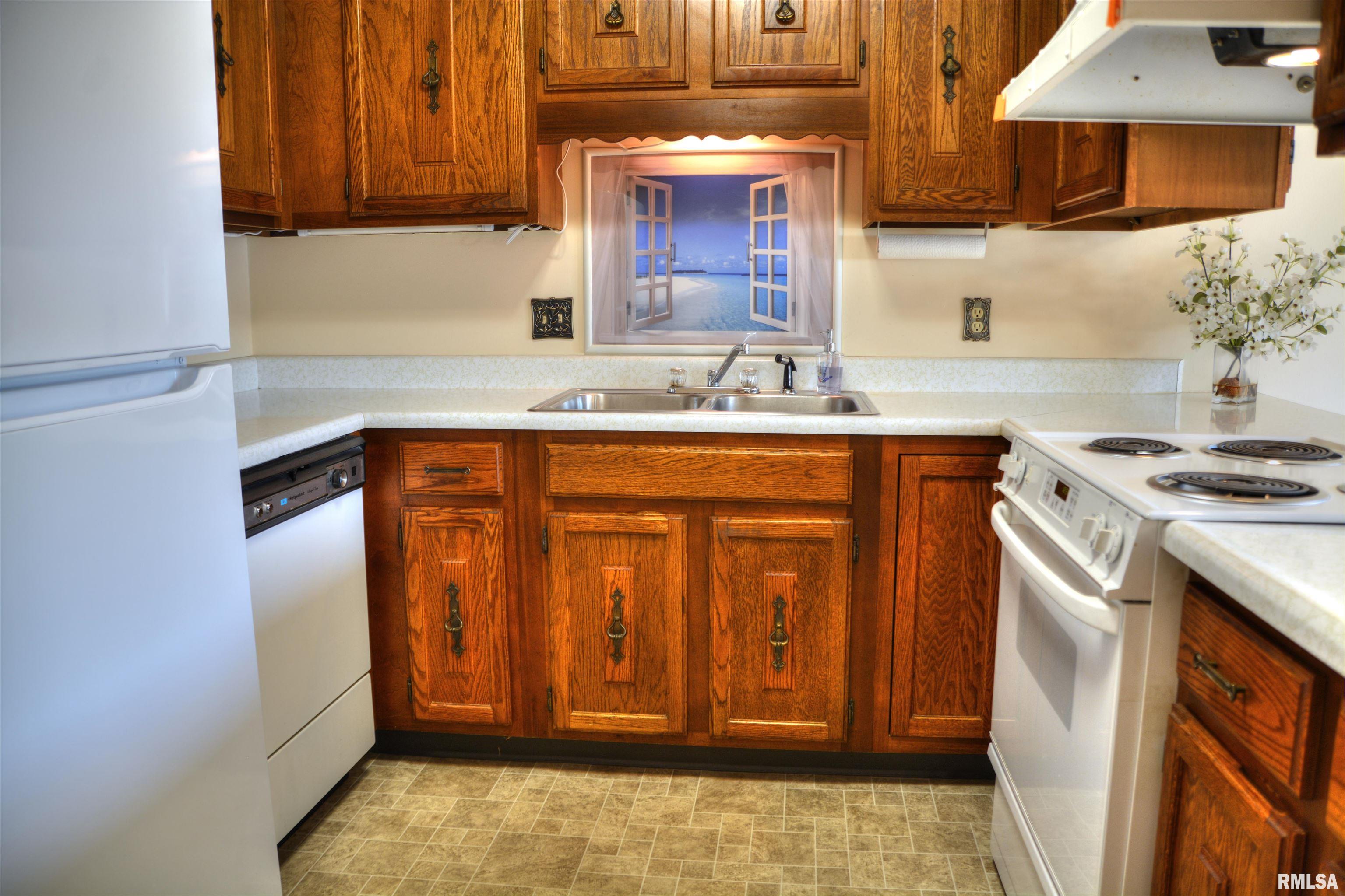 4 Cedar Drive Macomb, IL 61455 - Photo 9 of 26