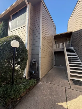 $149,000 | 14911 Wunderlich Drive, Unit 1012, Houston, TX 77069
